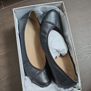 Easy Spirit Black Flats for Everyday Comfort